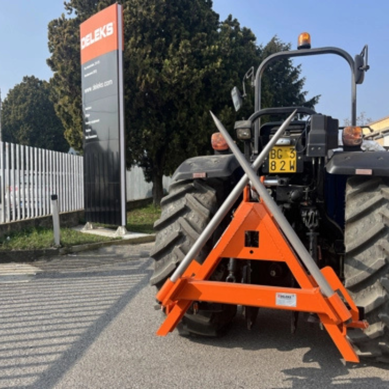 Garfo basculante para fardos de feno - Carga máx 600kg - Para tratores de 12-60cv - DK-6