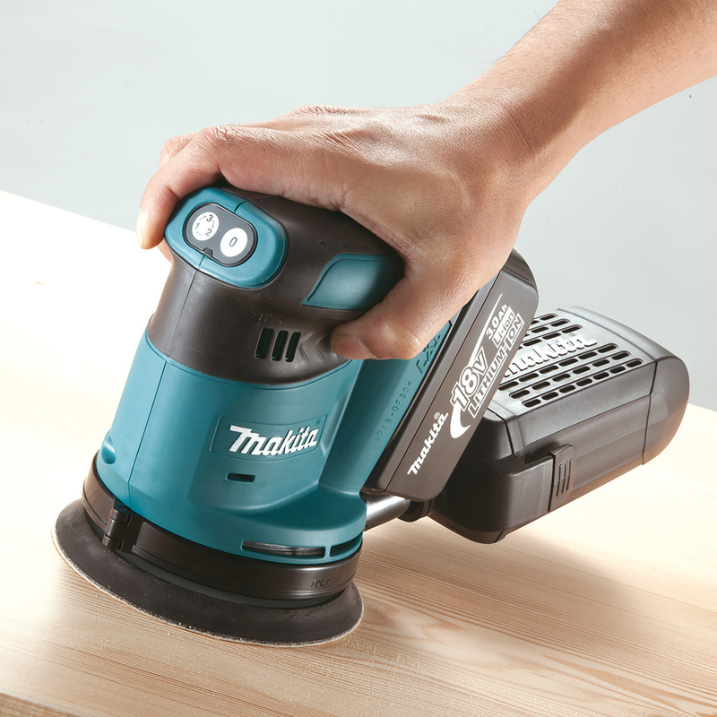 MAKITA LIXADORA ROTORBITAL - DBO180Z