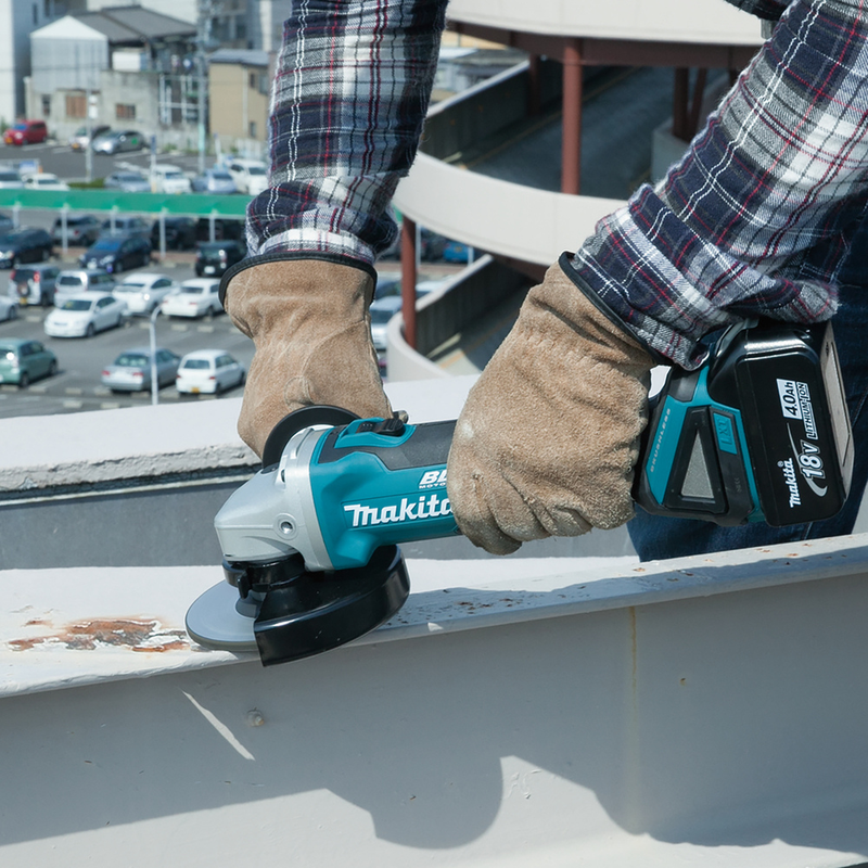 MAKITA Mini Rebarbadora - DGA504