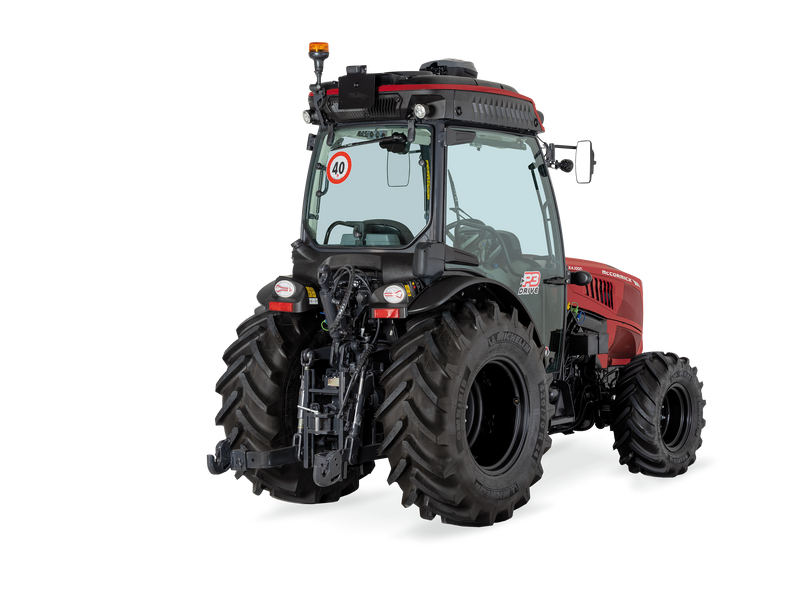Trator McCormick X4-110F/N CABINADO