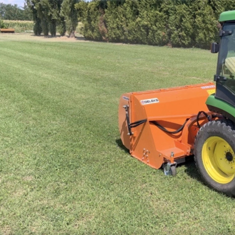 Professioneller Mulcher mit Auffangvorrichtung für Traktoren von 25 - 40 PS - 90cm Arbeitsbreite - 520L - PANDA-90